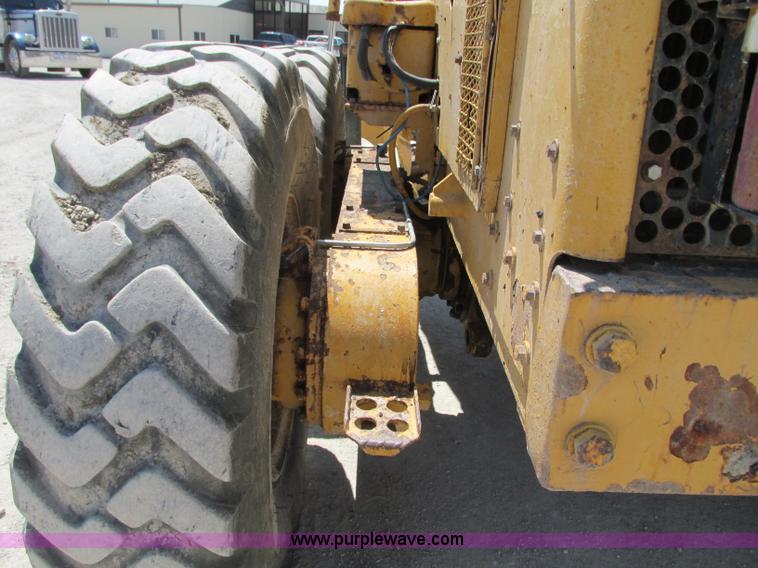 image for item R9422 1979 Caterpillar 140G motor grader