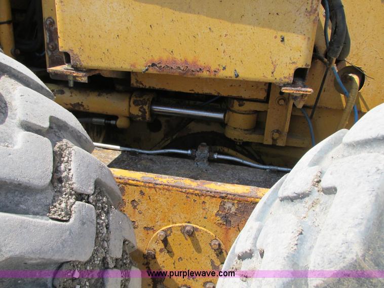 image for item R9422 1979 Caterpillar 140G motor grader
