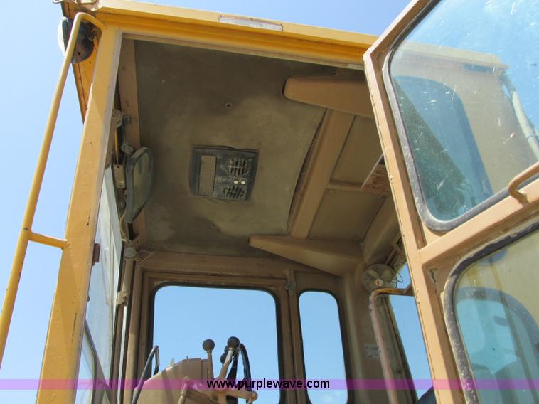 image for item R9422 1979 Caterpillar 140G motor grader