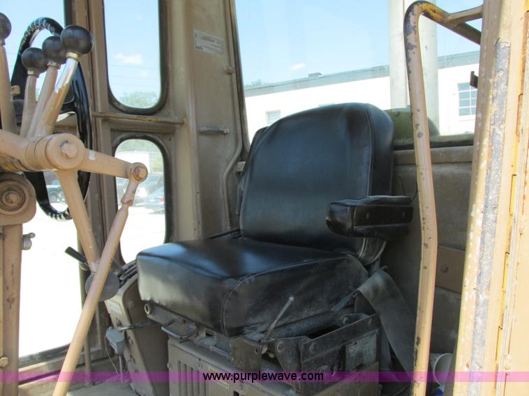 image for item R9422 1979 Caterpillar 140G motor grader