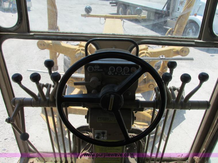 image for item R9422 1979 Caterpillar 140G motor grader