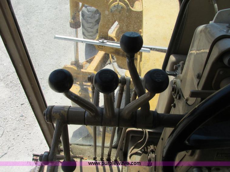 image for item R9422 1979 Caterpillar 140G motor grader