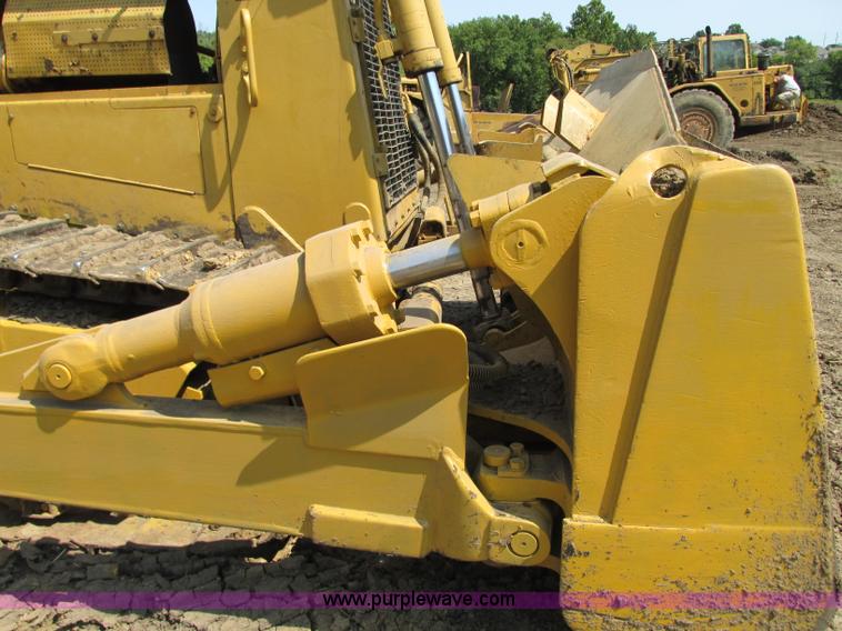 image for item R9455 1987 Caterpillar D8N dozer