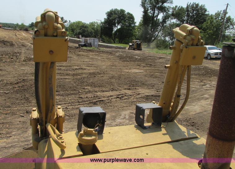 image for item R9455 1987 Caterpillar D8N dozer