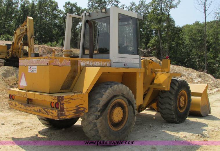 image for item R9456 1991 Trojan L2500 wheel loader