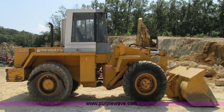 image for item R9456 1991 Trojan L2500 wheel loader