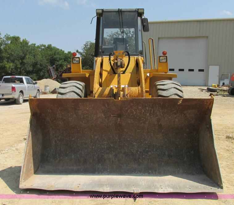 image for item R9456 1991 Trojan L2500 wheel loader