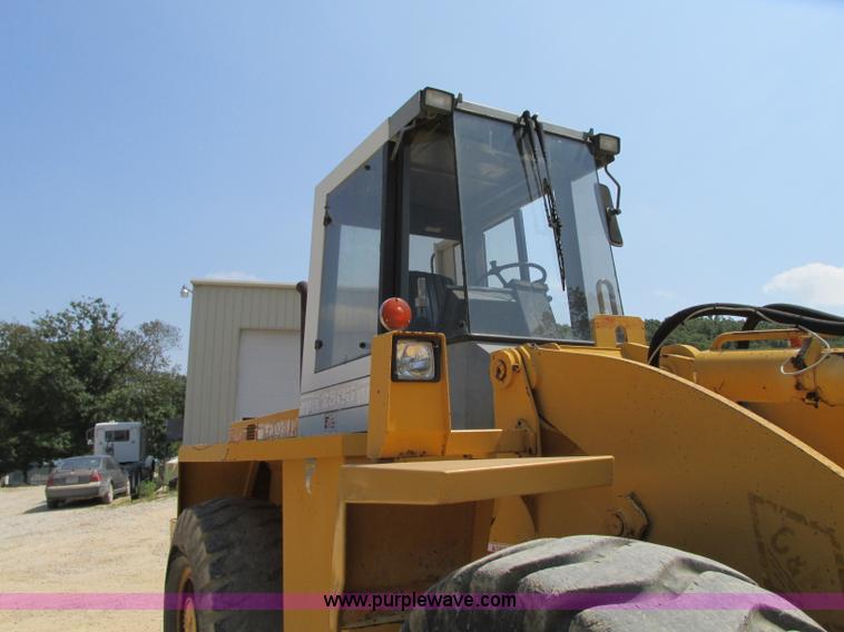 image for item R9456 1991 Trojan L2500 wheel loader