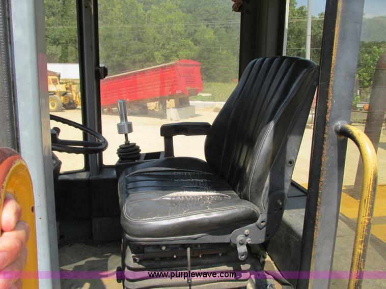 image for item R9456 1991 Trojan L2500 wheel loader