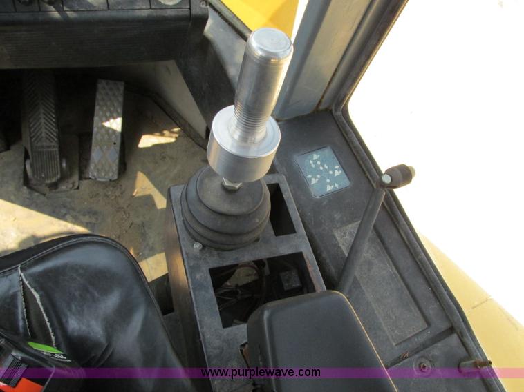 image for item R9456 1991 Trojan L2500 wheel loader
