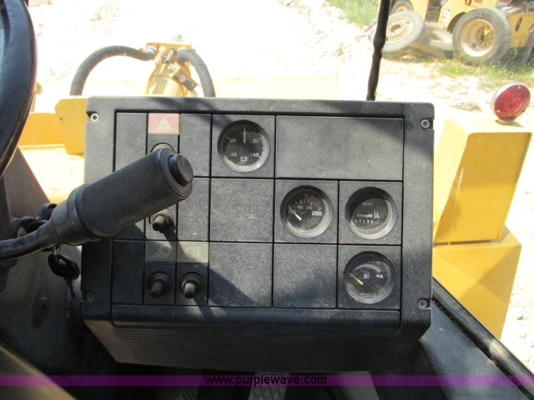 image for item R9456 1991 Trojan L2500 wheel loader