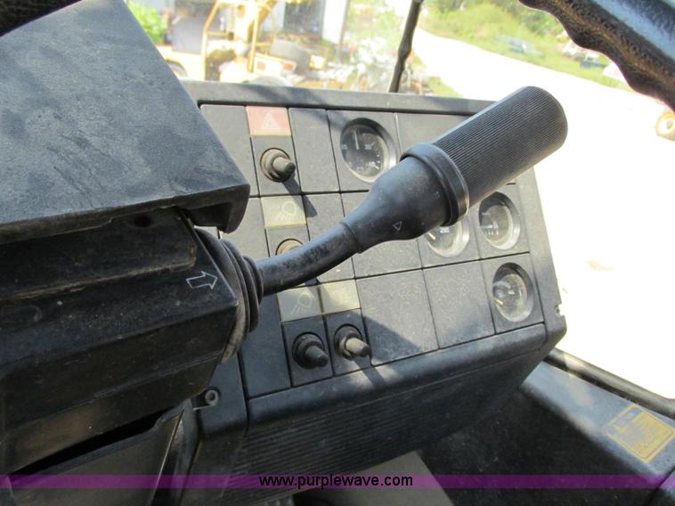 image for item R9456 1991 Trojan L2500 wheel loader