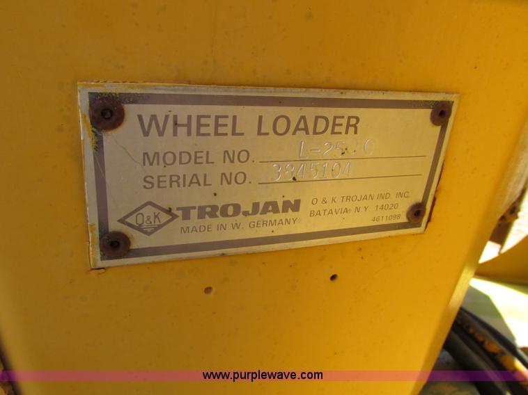 image for item R9456 1991 Trojan L2500 wheel loader