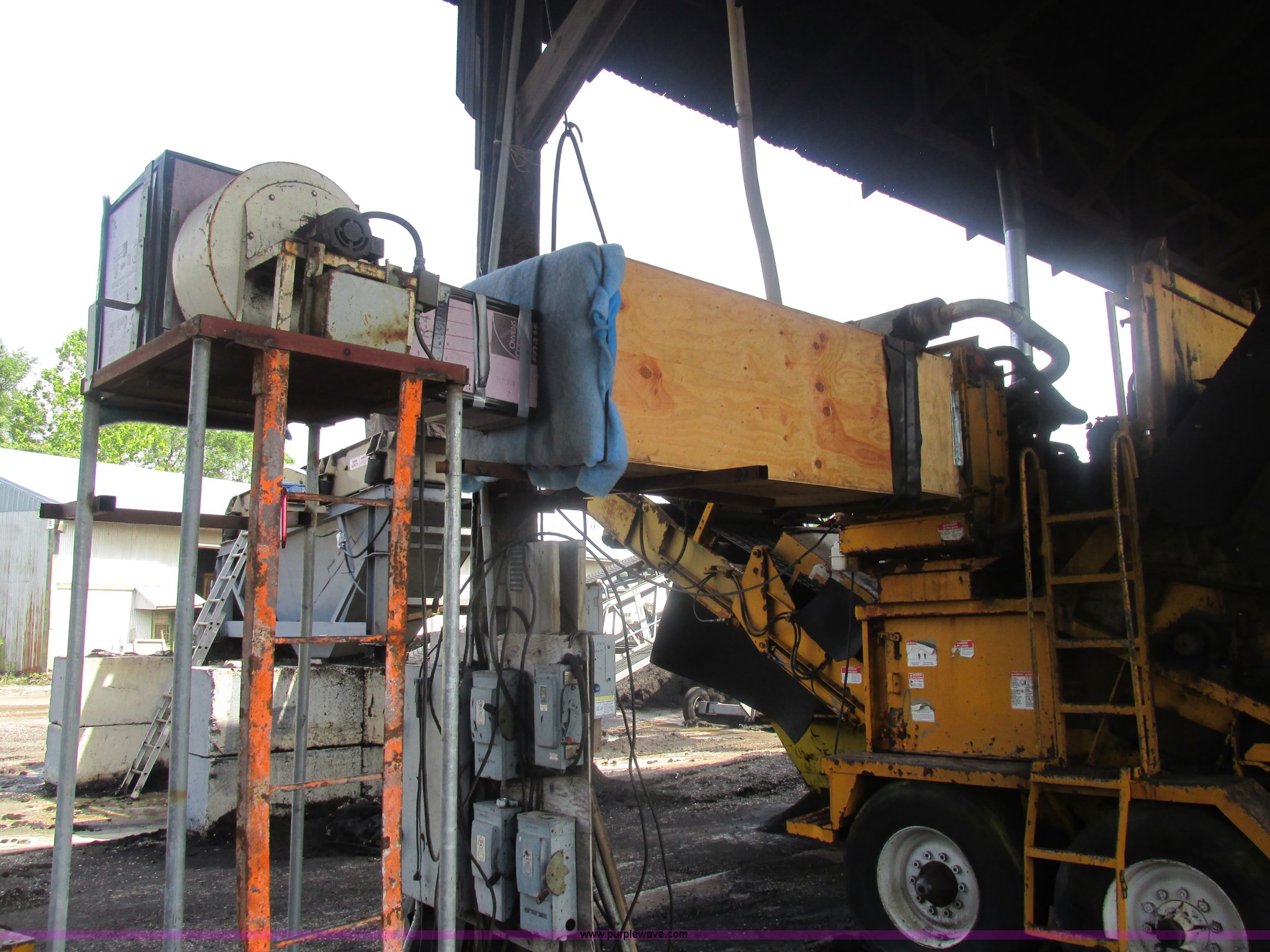 1998 Beast Bandit 3680 grinder/recycler in St. Louis, MO | Item BS9157
