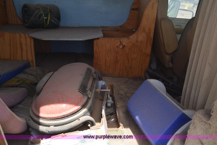 image for item E6389 1977 Ford Comet RV