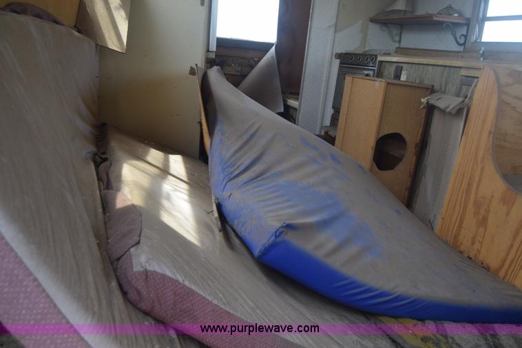 image for item E6389 1977 Ford Comet RV