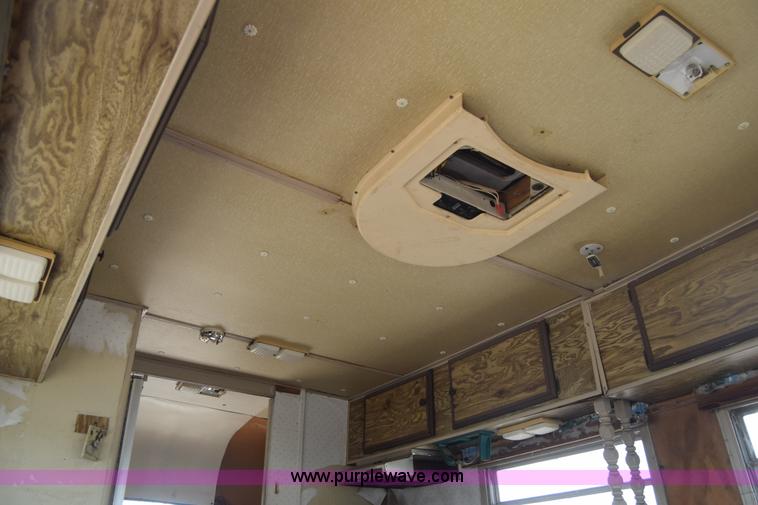 image for item E6389 1977 Ford Comet RV