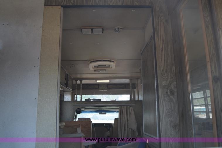 image for item E6389 1977 Ford Comet RV