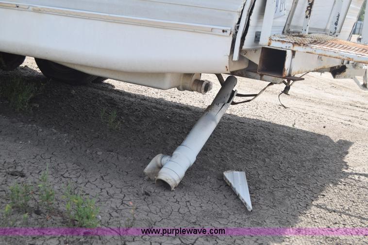 image for item E6389 1977 Ford Comet RV