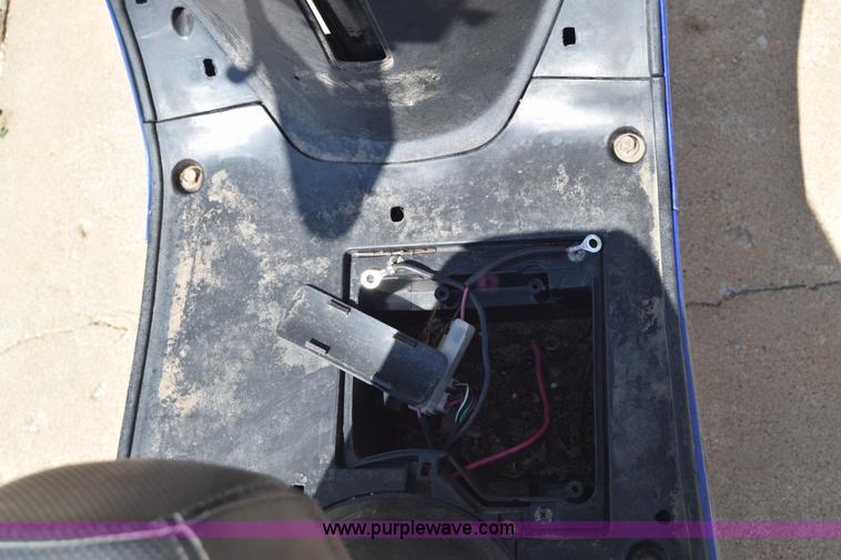 image for item J7893 2011 Shen scooter