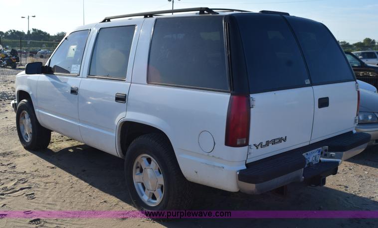 image for item L5852 1997 GMC Yukon SLE SUV