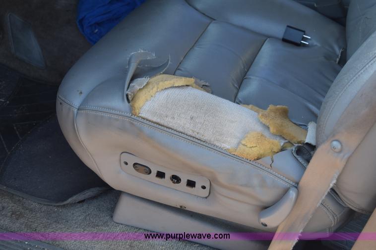 image for item L5852 1997 GMC Yukon SLE SUV