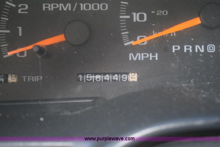 image for item L5852 1997 GMC Yukon SLE SUV