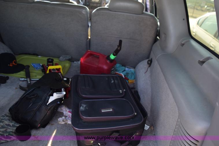 image for item L5852 1997 GMC Yukon SLE SUV