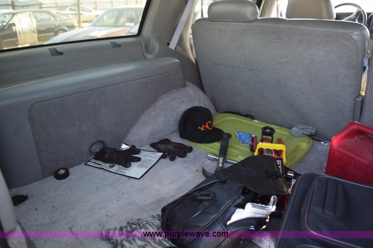 image for item L5852 1997 GMC Yukon SLE SUV