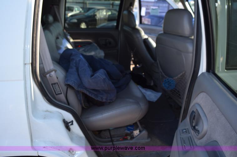 image for item L5852 1997 GMC Yukon SLE SUV