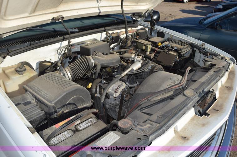 image for item L5852 1997 GMC Yukon SLE SUV