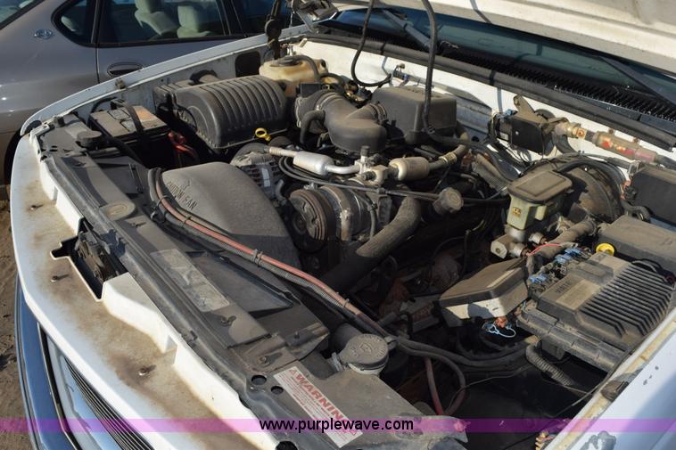 image for item L5852 1997 GMC Yukon SLE SUV