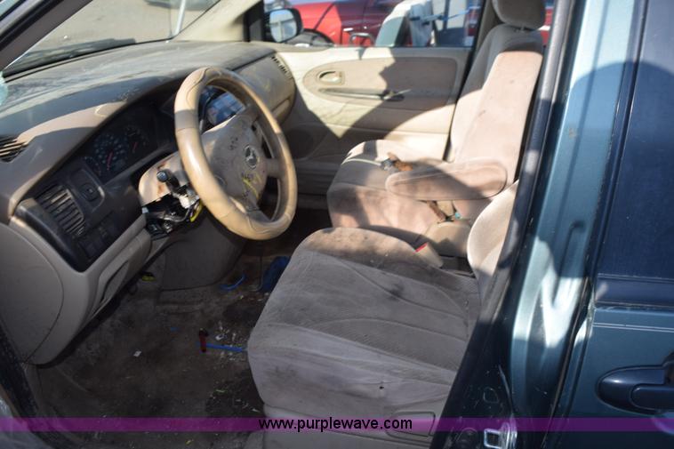 image for item L5853 2000 Mazda MPV