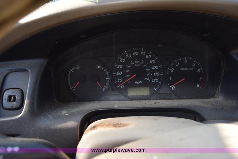 image for item L5853 2000 Mazda MPV