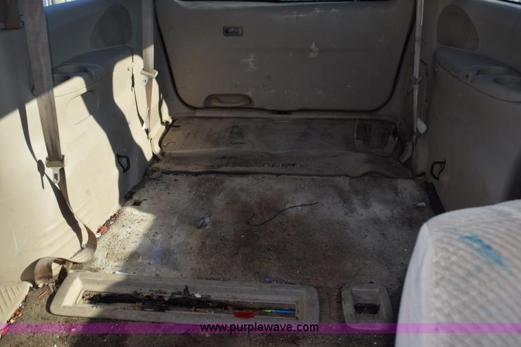 image for item L5853 2000 Mazda MPV