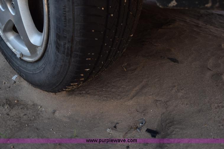 image for item L5853 2000 Mazda MPV