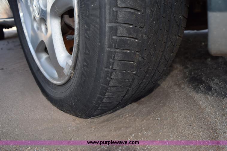 image for item L5853 2000 Mazda MPV