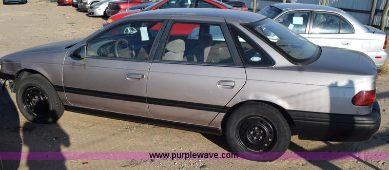 image for item L5855 1994 Ford Taurus GL