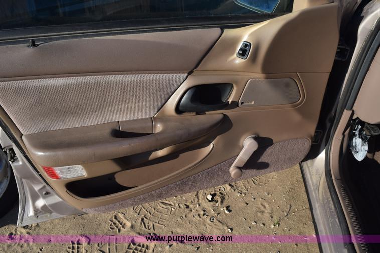 image for item L5855 1994 Ford Taurus GL