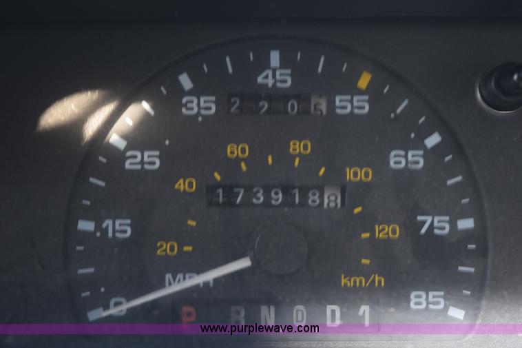 image for item L5855 1994 Ford Taurus GL