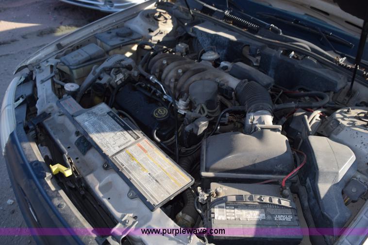 image for item L5855 1994 Ford Taurus GL