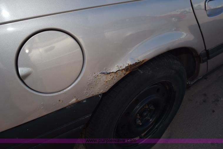 image for item L5855 1994 Ford Taurus GL