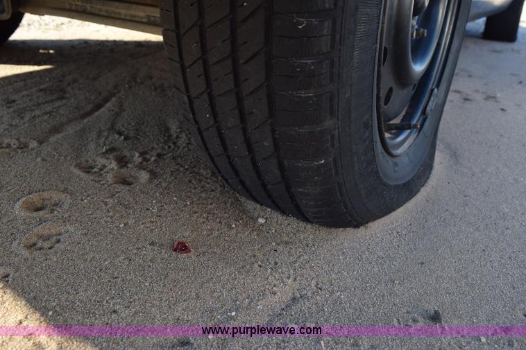 image for item L5855 1994 Ford Taurus GL