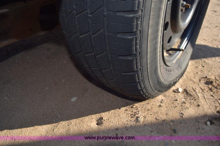 image for item L5855 1994 Ford Taurus GL