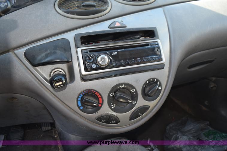 image for item L5856 2004 Ford Focus ZTS