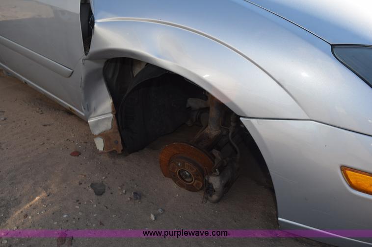 image for item L5856 2004 Ford Focus ZTS