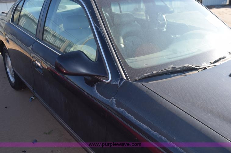 image for item L5858 1997 Lincoln Contintental