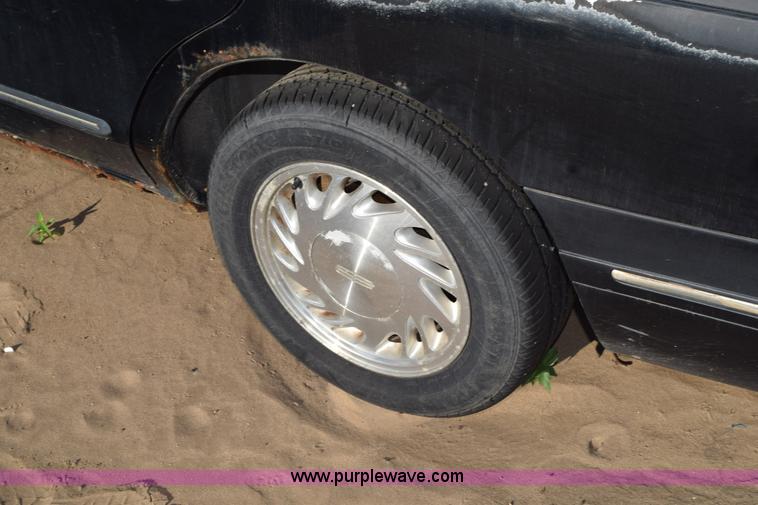 image for item L5858 1997 Lincoln Contintental