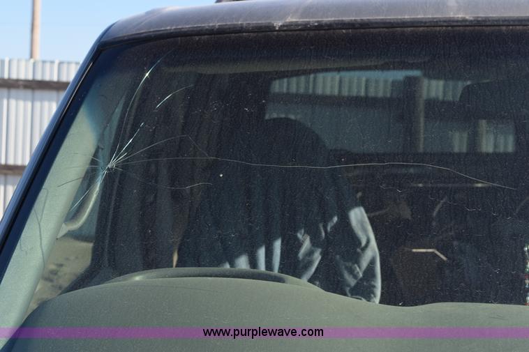 image for item L5859 2002 GMC Safari van