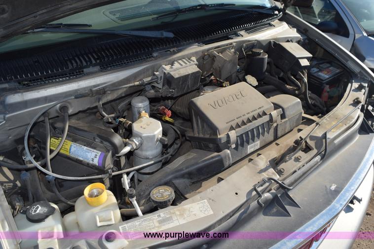 image for item L5859 2002 GMC Safari van